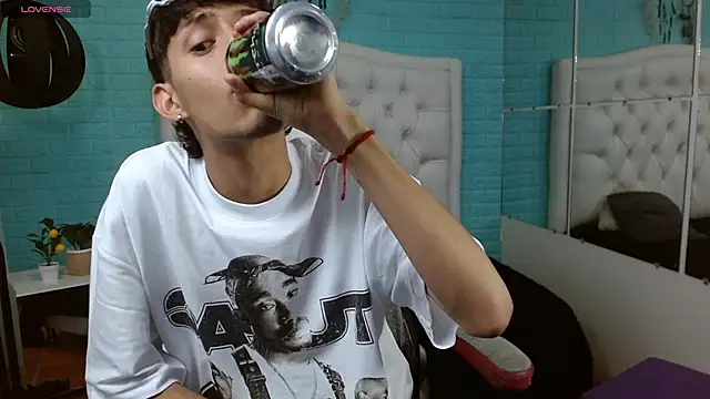 DraxBlade09 Live Webcam on Stripchat