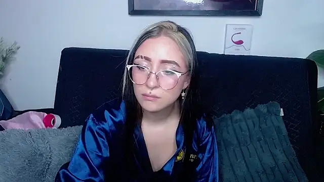 melodygirl2__ - Melodygirl2__'s free webcam - UK Sex Cams