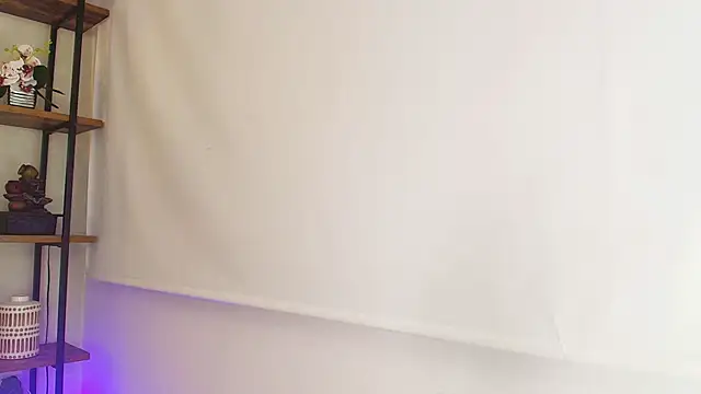 sassy--girl - Sassy--Girl's free webcam - UK Sex Cams