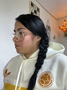 sweet__nurse1 (F young) - WET MY PANTS 💦😈