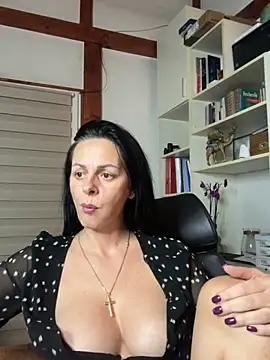 miriamdelyn - MiriamDelyn's free webcam - UK Sex Cams