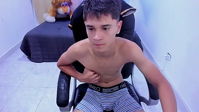 aron_boyy (M twink) - LICK ARMPITS