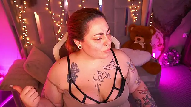 kittywakee (F young) - 🍑 Show ass