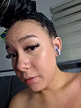 Webcam Model (alaia_princess)  is live.Free join now!