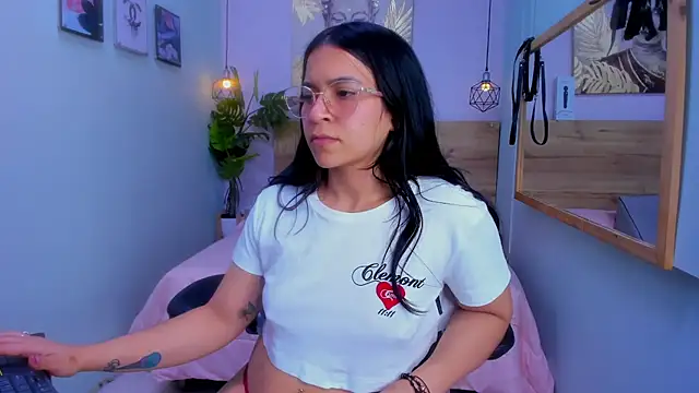 lalytulu99 - Lalytulu99's free webcam - UK Sex Cams