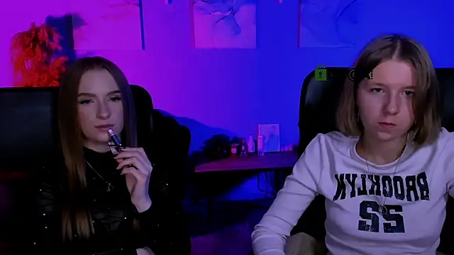 doll_vey - Doll_vey's free webcam - UK Sex Cams