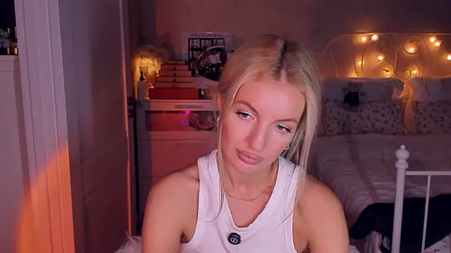 aestetick - Aestetick's free webcam - UK Sex Cams