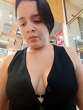 julieth_hot-69 - Julieth_hot-69's free webcam - UK Sex Cams