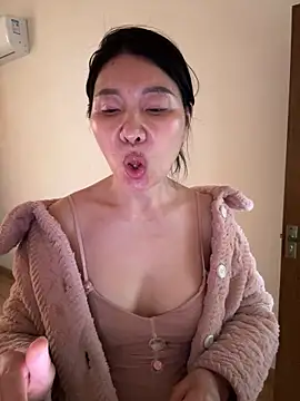 美女xiiuuff18在线直播