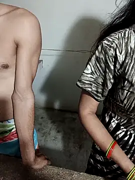 Savita_bhabhi_enjoy live sex cam