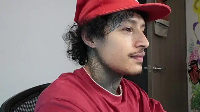 trieone - Trieone's free webcam - UK Sex Cams