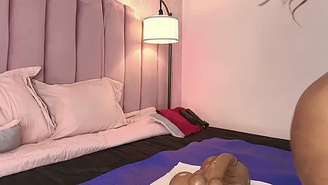 HallyBans live cam profile