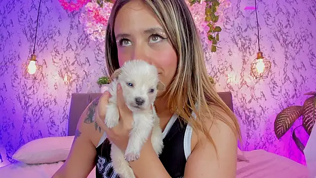 Bonny_and_carrot Live Webcam on Stripchat