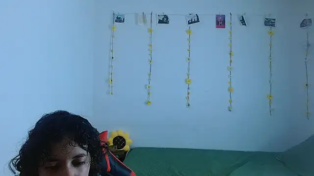 sajecrismaa (F young) - nipple clamp