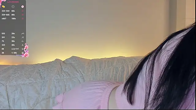 mirnatellado (F young) - play with elastic in shorts