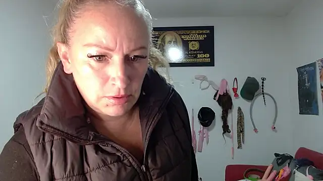 emperabigbootybigass - Emperabigbootybigass's free webcam - UK Sex Cams