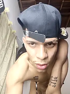 ethanchamo - Ethanchamo's free webcam - UK Sex Cams