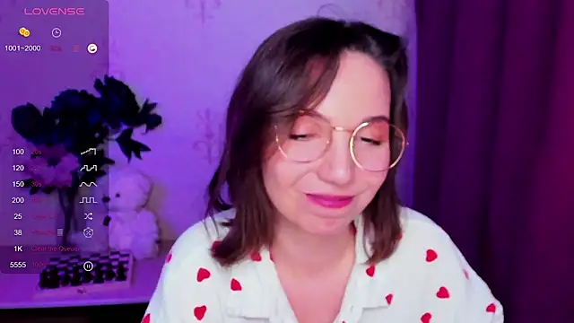 KindHazelHere_ live sex cam