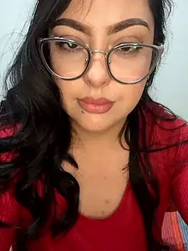 Webcam Model (MileyGia)  is live.Free join now!