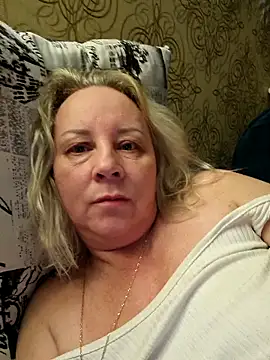 janahotty (F mature) - make my panties wet