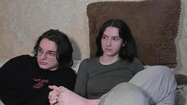 love_lina_muuur (G teen) - show pussy