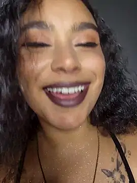 cinnaminnie live cam profile