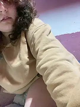 Webcam Model (Solangerulo_) is live