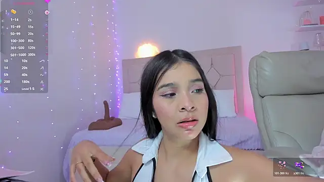 kim_dreams18 (F teen) - Glass dildo in ass