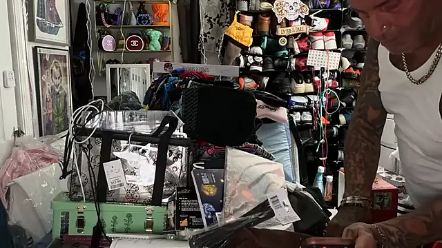 lovetatts64 (M grandpa) - to have fans enjoy me