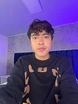 matthewmoore_ (M twink) - hard spanks in doggy pose