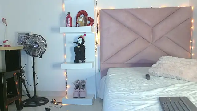 eva_sin18 live sex cam