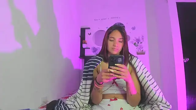 sapphire_brown20 - Sapphire_brown20's free webcam - UK Sex Cams