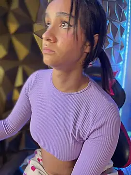 isabella-teen - Isabella-Teen's free webcam - UK Sex Cams