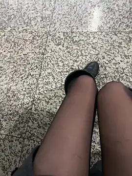 yimisun01 - Yimisun01's free webcam - UK Sex Cams