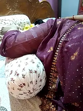 Webcam Model (hotbhabhi011)  is live.Free join now!