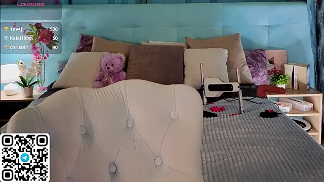 aurora_bennet (F young) - RIDE DILDO