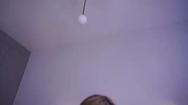 BrynnHolverson live cam profile