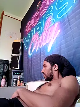 Mikaaa97 live sex cam