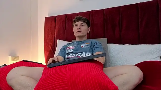 leoo_miller (M young) - masturbation + naked all stream