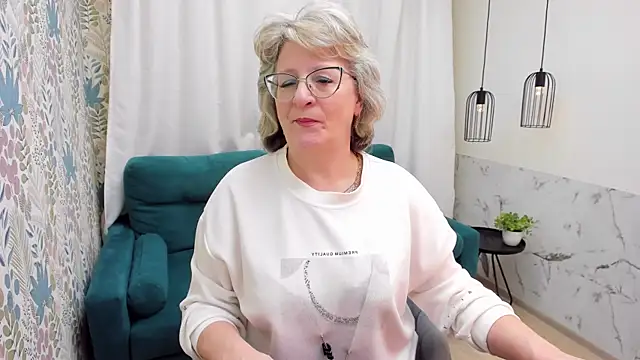 evelynjoyful - EvelynJoyful's free webcam - UK Sex Cams