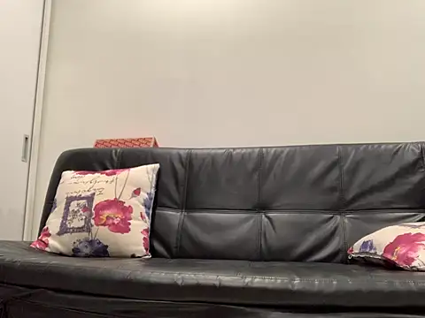 crossdresseranna - CrossdresserAnna's free webcam - UK Sex Cams