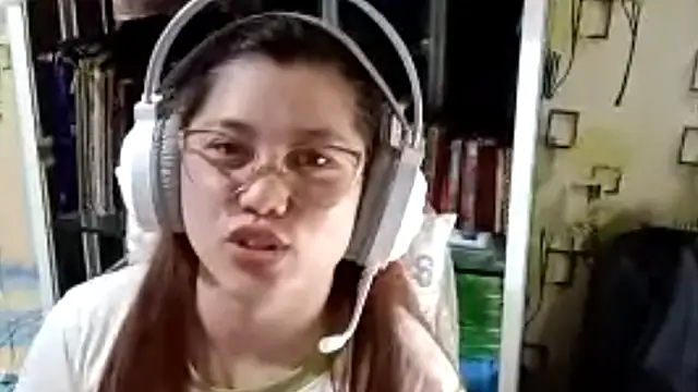 tenniereichow (F young) - air kisses