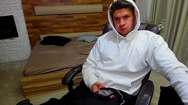 maxkaiden (M young) - Clothes On THe Floor