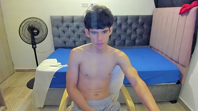 josy_11 (M twink) - many small hooks on my body
