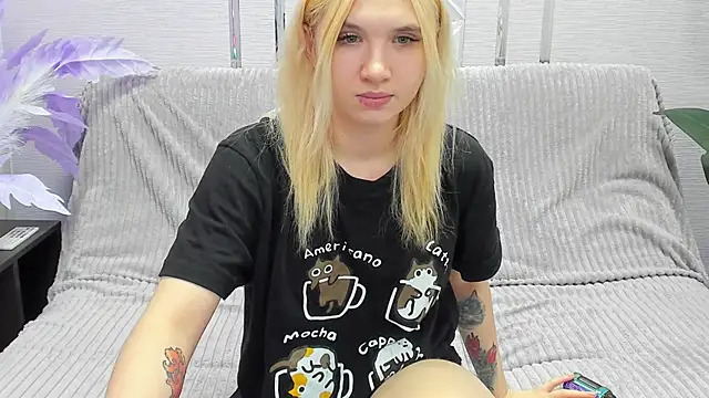 naomi_blondie (F young) - sexy dance