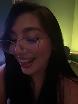 Webcam Model (Your_Enyel)  is live.Free join now!