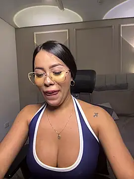 Webcam Model (Miss_blue69) is live