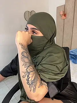 Webcam Model (rashaaa_) is live