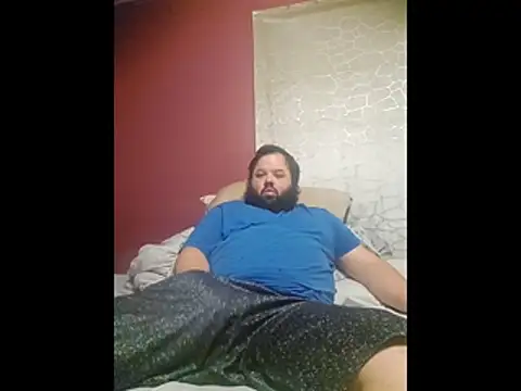 strongbutgentle36 - Strongbutgentle36's free webcam - UK Sex Cams