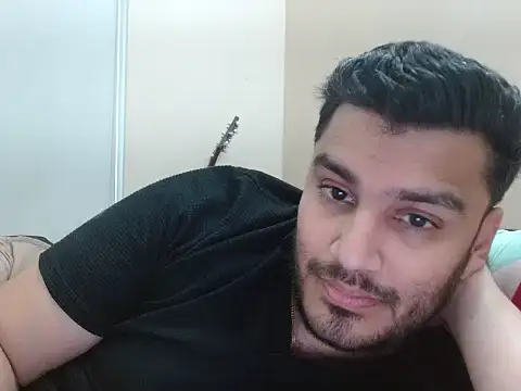 robintoit (M young) - 1000 token to  dick open